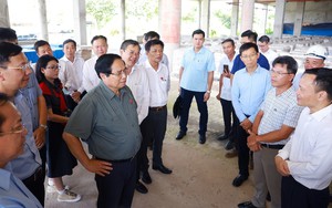 Thủ tướng Phạm Minh Chính kiểm tra, chỉ đạo xử lý các vướng mắc tại Cần Thơ