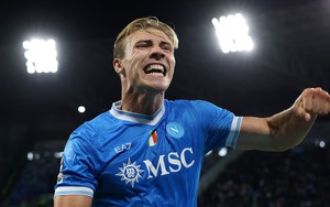 Lập cú đúp vào lưới CLB cũ của Amorim, cựu sao MU được truyền thông Ý ca ngợi hết lời