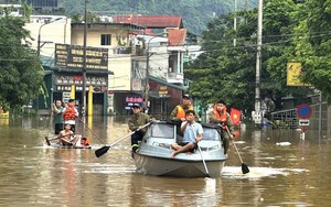 Ảnh hưởng bão số 10: Xuyên đêm, căng mình cùng nhân dân khắc phục hậu quả thiên tai