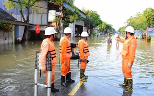Hà Nội khôi phục điện, hỗ trợ người dân vùng ngập úng khi nước rút​