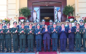 Thủ tướng dự Lễ đón nhận danh hiệu Anh hùng LLVT nhân dân của Quân chủng Phòng không - Không quân