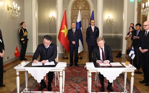 Tổng Bí thư Tô Lâm và Tổng thống Phần Lan chứng kiến Lễ ký kết các văn kiện hợp tác