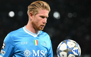 HLV Napoli bất ngờ chỉ trích đội nhà vì chiêu mộ De Bruyne và Hojlund 
