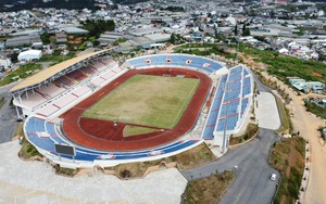 Sân vận động gần 300 tỷ đồng của Việt Nam chưa nghiệm thu đã hư hỏng, xuống cấp nghiêm trọng