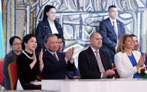 Tổng Bí thư Tô Lâm và Phu nhân xem biểu diễn nghệ thuật hai nước Bulgaria – Việt Nam