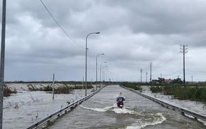 Ảnh hưởng triều cường và mưa lớn, nhiều địa bàn tại Huế bị ngập sâu
