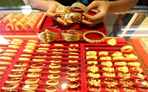 Giá vàng lao dốc: Sự điều chỉnh tạm thời hay kết thúc chu kỳ tăng?