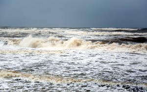 Hoàn lưu bão số 12 gây mưa lớn, Quảng Trị ứng phó nguy cơ ngập lụt và sạt lở