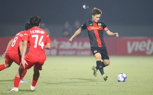 Tin nóng bóng đá Việt Nam hôm nay 26/10: Hoàng Đức dẫn đầu kiến tạo V.League; Cầu thủ nhập tịch hạnh phúc ghi bàn cho Hà Nội FC