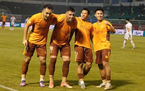 HLV Popov chỉ nói 3 câu sau trận thua HAGL