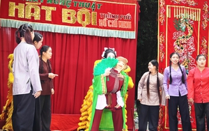 Mang hát bội ra khỏi sân khấu truyền thống