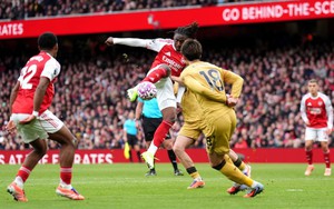 Arsenal phải vô địch Premier League mùa này