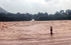 Quảng Trị: Học sinh vùng trũng, miền núi nghỉ học vì mưa lớn gây ngập lụt