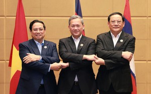 Thủ tướng Phạm Minh Chính làm việc với Thủ tướng Campuchia và Thủ tướng Lào