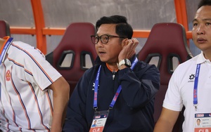 HLV Lê Huỳnh Đức lo học trò hụt hơi đua huy chương