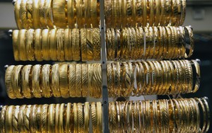 Giá vàng chạm mức thấp nhất trong gần ba tuần