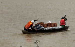 Đà Nẵng: Kịp thời hỗ trợ thức ăn, nước uống, nhu yếu phẩm cho người dân vùng lũ