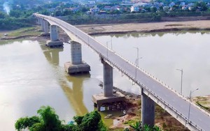 Sự cố hỏng trụ T3 cầu Sông Lô, Phú Thọ cấm toàn bộ người và phương tiện qua lại