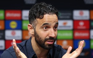 Ruben Amorim phản pháo chỉ trích từ các huyền thoại MU: 'Hệ thống của tôi không có vấn đề!'