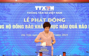 Thông tấn xã Việt Nam quyên góp ủng hộ đồng bào bị bão lũ
