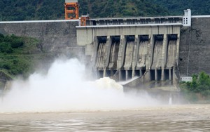 8 giờ ngày 3/10, mở 1 cửa xả đáy hồ thủy điện Sơn La