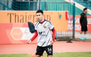 Tin nóng bóng đá Việt hôm nay 31/10: Trò cưng HLV Kim Sang-sik tái phát chấn thương; Công Phượng tái xuất