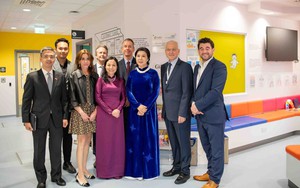 Phu nhân Tổng Bí thư Ngô Phương Ly thăm Bệnh viện Nhi Evelina London