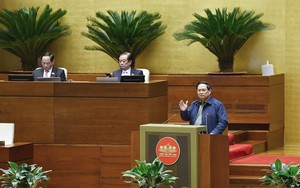 Thủ tướng Phạm Minh Chính: Sẽ xem xét, cân đối để tính tăng lương sớm hơn