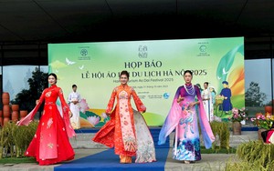 Hơn 1.000 người mặc áo dài diễu hành quanh Hồ Gươm tại Lễ hội Áo dài Du lịch Hà Nội 2025