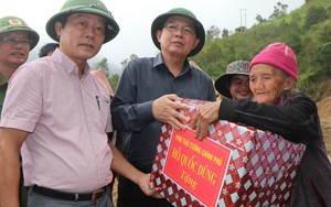 Phó Thủ tướng Hồ Quốc Dũng: Khẩn trương đưa lương thực, thực phẩm đến nơi bị cô lập