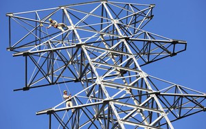 Sẵn sàng ứng phó bão MATMO, bảo vệ an toàn hệ thống truyền tải điện miền Đông Bắc