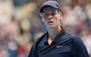 Jannik Sinner lập kỷ lục không mong muốn sau khi bỏ cuộc ở Thượng Hải Masters 2025