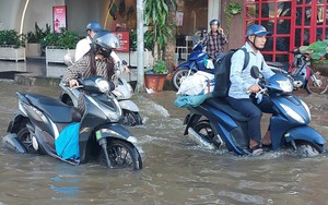 Mưa lớn đến 11 giờ ngày 7/10, Hà Nội cảnh báo hơn 100 điểm ngập úng