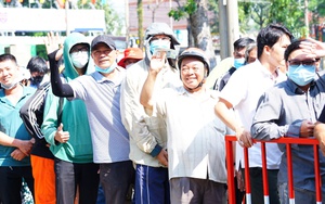 Người hâm mộ háo hức mua vé xem tuyển Việt Nam đấu Nepal