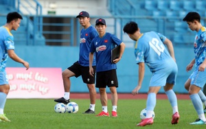 Chuyên gia Đoàn Minh Xương: 'Quên chuyện người, hãy lo chuyện mình'