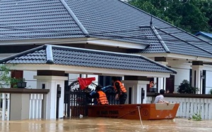 Quân khu 1: Hàng nghìn cán bộ, chiến sĩ sát cánh cùng hơn 2.200 hộ tại các điểm bị sạt lở, cô lập