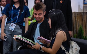 Huyền thoại pickleball Ben Johns khoe ảnh du đấu Việt Nam, khen CĐV hết lời