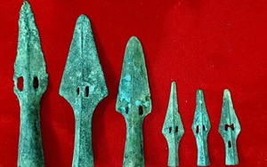 Văn hóa Đông Sơn - Chiến tranh và Hòa bình (kỳ 32): Những lưỡi giáo lao Đông Sơn trổ lỗ ở cánh