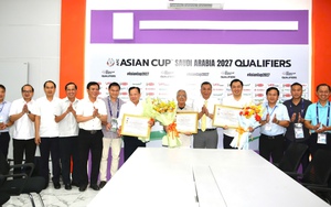 Lãnh đạo LĐBĐVN trao Kỷ niệm chương 'Vì sự nghiệp Bóng đá Việt Nam' cho các cá nhân có nhiều đóng góp với BĐVN