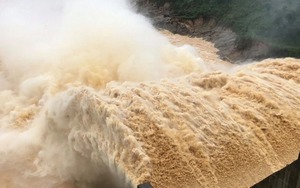 Mở thêm 1 cửa xả đáy hồ Tuyên Quang lúc 19 giờ