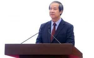 Chuyển mạnh từ nền giáo dục trang bị kiến thức sang phát triển năng lực người học