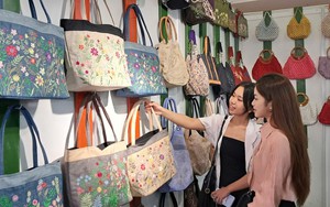 Khai mạc Hội chợ quốc tế Quà tặng hàng thủ công mỹ nghệ Hà Nội 2025