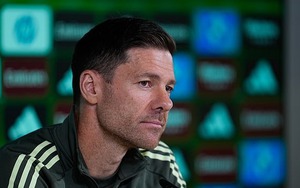 Alonso phá vỡ im lặng về mâu thuẫn với Vinicius, tiết lộ bất ngờ trong lời xin lỗi của ngôi sao Brazil