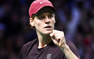 Thắng 'hủy diệt' Zverev, Sinner vào chung kết Paris Masters và sẵn sàng đòi lại ngôi số một thế giới