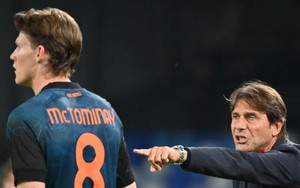 Napoli khủng hoảng: Khi nhà vô địch bị xem như 'đã chết'