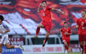 Cựu tuyển thủ U23 lứa Thường Châu vướng nhiều bê bối vừa ghi bàn trở lại sau 5 năm