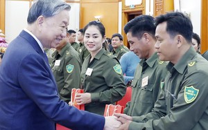 Tổng Bí Thư gặp mặt đại biểu tiêu biểu toàn quốc tham gia bảo vệ an ninh, trật tự ở cơ sở
