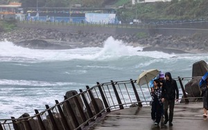 Bão FUNG-WONG gây lũ lụt tại Đài Loan (Trung Quốc), hàng nghìn người phải sơ tán