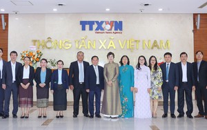 Tổng Giám đốc TTXVN Vũ Việt Trang hội đàm với Tổng Giám đốc Thông tấn xã Pathet Lào