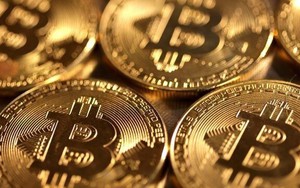 Bitcoin mất ngưỡng 100.000 USD/BTC khi thị trường né tránh rủi ro